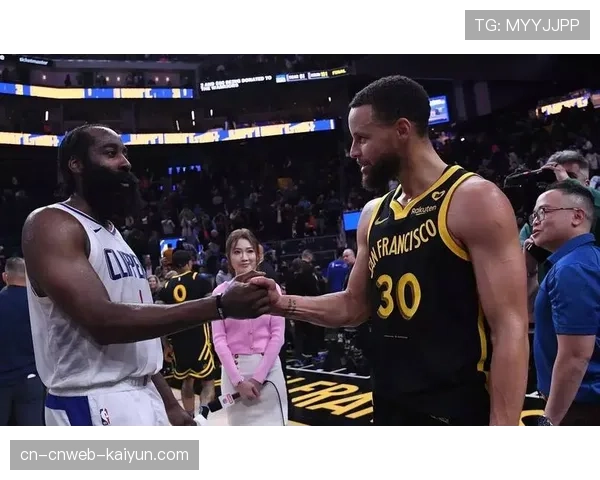 伤病报告:勇士队核心斯蒂芬·库里因脚踝伤势,确认缺席三月上旬三场关键客场比赛