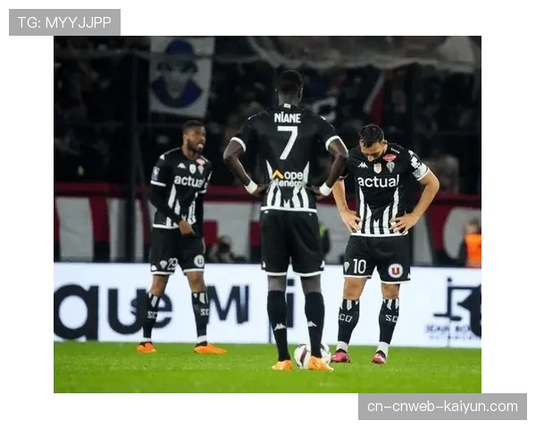 法甲昂热对阵里昂，昂热定位球进球占比40%成偷分关键变量